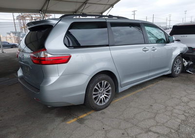 2020 Toyota Sienna Xle, daño Frontal, Iaai lote 45467413, foto 4 de 17
