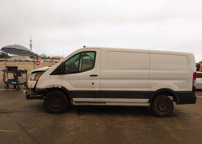 2023 Ford Transit-250, daño Frontal, Iaai lote 45412479, foto 15 de 17
