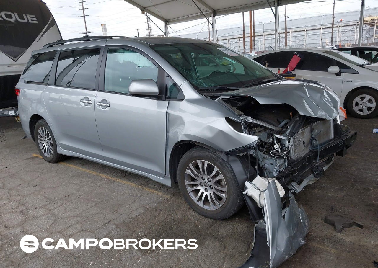 2020 Toyota Sienna Xle, daño Frontal, Iaai lote 45467413