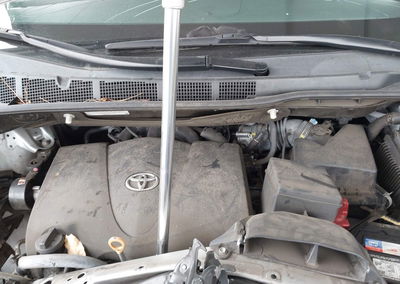 2020 Toyota Sienna Xle, daño Frontal, Iaai lote 45467413, foto 10 de 17