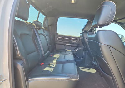 2021 Ram 1500 Laramie, daño Frontal, Copart lote 57774926, foto 10 de 14
