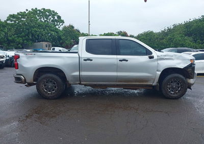 2021 Chevrolet Silverado 1500 4wd  Short Bed Custom, uszkodzenie: Prawy bok, Iaai lot 44808621, zdjęcie 13 z 16