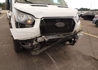 2023 Ford Transit-250, daño Frontal, Iaai lote 45412479, foto 6 de 17
