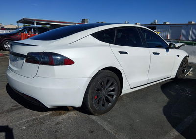 2020 Tesla Model S Performance Dual Motor All-wheel Drive, daño Frontal, Iaai lote 45554873, foto 4 de 20