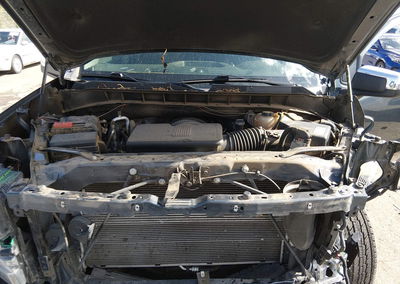 2021 Chevrolet Silverado 1500 4wd  Short Bed Lt, uszkodzenie: Przód, Iaai lot 45195975, zdjęcie 10 z 17