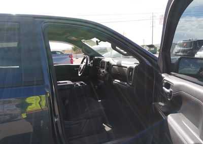 2021 Chevrolet Silverado 1500 4wd  Short Bed Lt, uszkodzenie: Przód, Iaai lot 45195975, zdjęcie 5 z 17