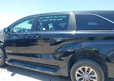 2024 Toyota Sienna Le, uszkodzenie: Przód, Iaai lot 45154270, zdjęcie 15 z 17