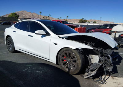 2020 Tesla Model S Performance Dual Motor All-wheel Drive, daño Frontal, Iaai lote 45554873, foto 1 de 20