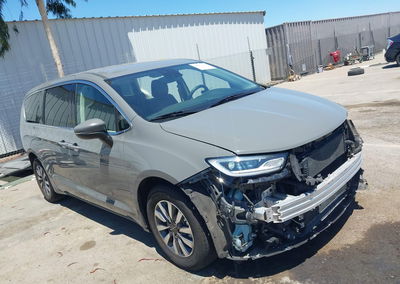 2023 Chrysler Pacifica Hybrid Touring L, Left Side damage, Iaai lot 45433126