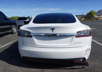 2020 Tesla Model S Long Range Dual Motor All-wheel Drive/long Range Plus Dual Motor All-wheel Drive, uszkodzenie: Prawy