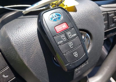 2024 Toyota Sienna Le, uszkodzenie: Przód, Iaai lot 45154270, zdjęcie 11 z 17