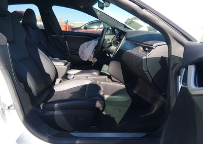 2020 Tesla Model S Performance Dual Motor All-wheel Drive, daño Frontal, Iaai lote 45554873, foto 5 de 20