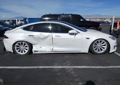 2020 Tesla Model S Long Range Dual Motor All-wheel Drive/long Range Plus Dual Motor All-wheel Drive, uszkodzenie: Prawy