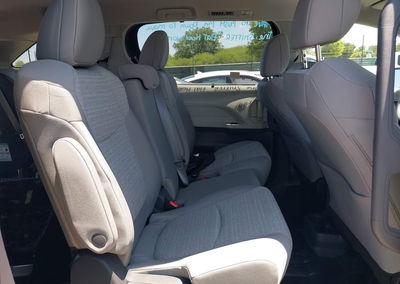 2024 Toyota Sienna Le, uszkodzenie: Przód, Iaai lot 45154270, zdjęcie 8 z 17