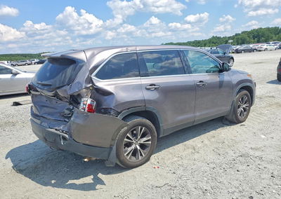 2019 Toyota Highlander Le, daño Trasero, Copart lote 59917516, foto 3 de 15