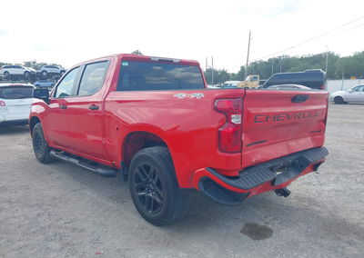 2022 Chevrolet Silverado 1500 4wd  Short Bed Custom, пошкодження: Задня частина, Iaai лот 45521563, фото 3 з 17