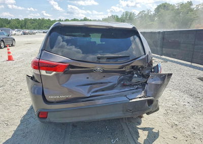 2019 Toyota Highlander Le, daño Trasero, Copart lote 59917516, foto 6 de 15