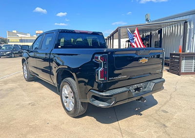 2022 Chevrolet Silverado Ltd C1500 Custom, пошкодження: Незначні вм’ятини/подряпини, Copart лот 62695726, фото 3 з 14