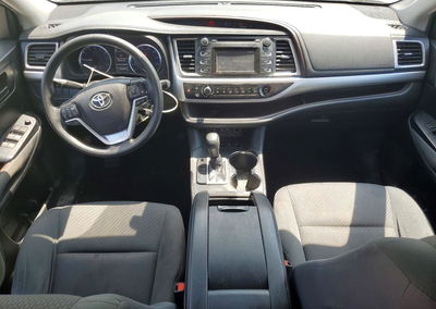 2019 Toyota Highlander Le, daño Trasero, Copart lote 59917516, foto 8 de 15