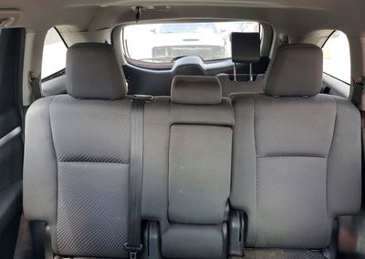 2019 Toyota Highlander Le, daño Trasero, Copart lote 59917516, foto 10 de 15