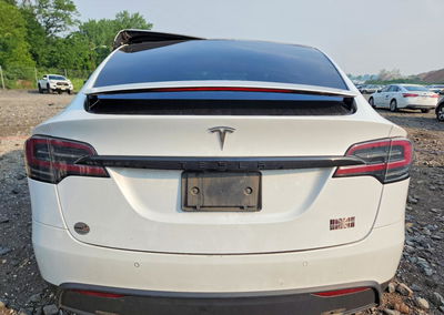 2022 Tesla Model X, daño Frontal, Copart lote 61428926, foto 6 de 14