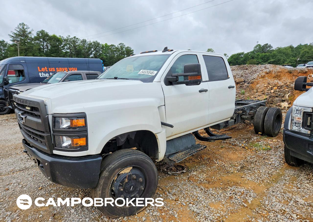 2020 Chevrolet Silverado Medium Duty, Front End damage, Copart lot 54526546