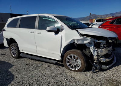 2024 Toyota Sienna Le 8-passenger, Front End damage, Copart lot 75104095, photo 4 of 14