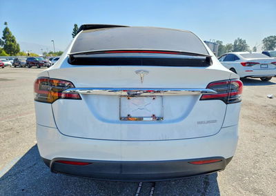 2020 Tesla Model X, daño Frontal, Copart lote 57692036, foto 6 de 15