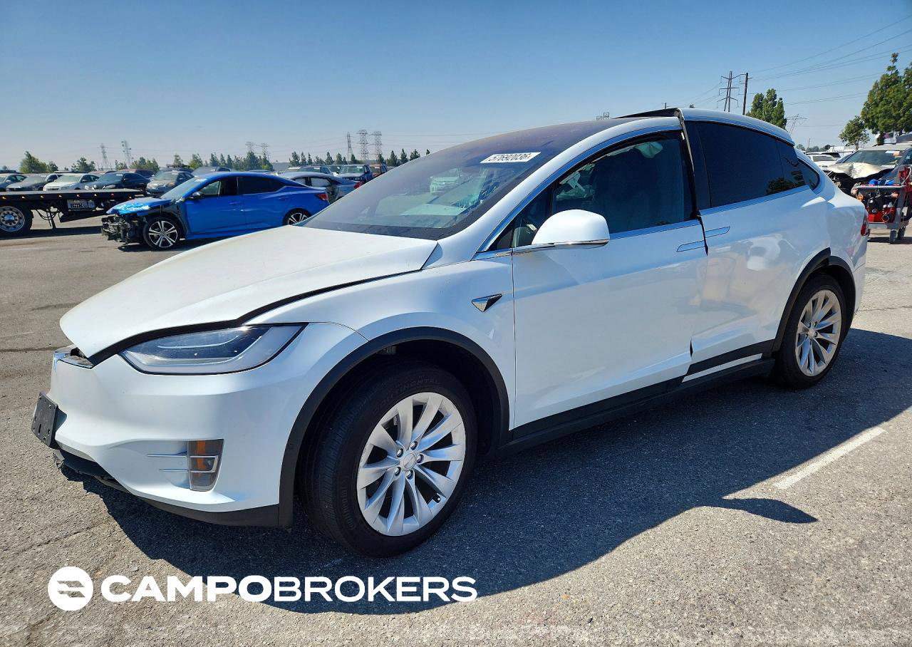 2020 Tesla Model X, daño Frontal, Copart lote 57692036
