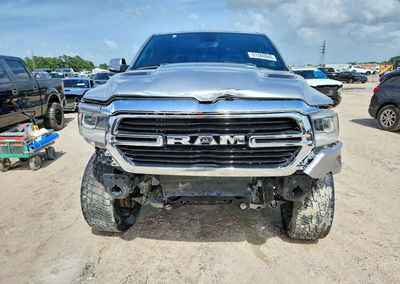 2021 Ram 1500 Laramie, daño Frontal, Copart lote 61560946, foto 5 de 12