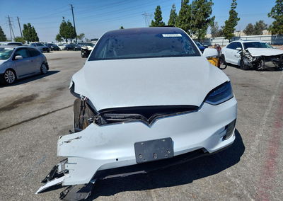2020 Tesla Model X, daño Frontal, Copart lote 57692036, foto 5 de 15