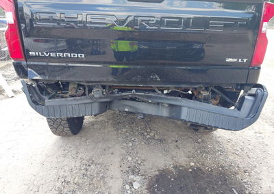 2021 Chevrolet Silverado 1500 4wd  Short Bed Lt Trail Boss, daño Suspensión, Iaai lote 45359567, foto 6 de 17