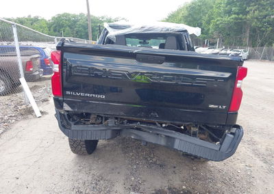2021 Chevrolet Silverado 1500 4wd  Short Bed Lt Trail Boss, daño Suspensión, Iaai lote 45359567, foto 16 de 17