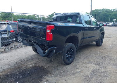 2021 Chevrolet Silverado 1500 4wd  Short Bed Lt Trail Boss, daño Suspensión, Iaai lote 45359567, foto 4 de 17