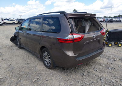 2020 Toyota Sienna Xle Premium, daño Frontal, Iaai lote 45339811, foto 3 de 20
