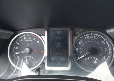2022 Toyota Tacoma Limited, Front End damage, Iaai lot 45220315, photo 7 of 17