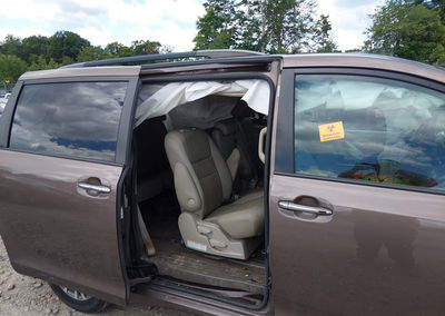 2020 Toyota Sienna Xle Premium, daño Frontal, Iaai lote 45339811, foto 8 de 20