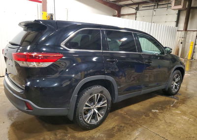 2019 Toyota Highlander Le, daño Frontal, Copart lote 58651086, foto 3 de 14