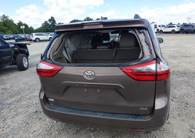 2020 Toyota Sienna Xle Premium, daño Frontal, Iaai lote 45339811, foto 17 de 20