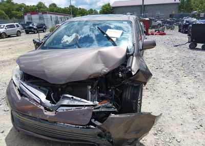 2020 Toyota Sienna Xle Premium, daño Frontal, Iaai lote 45339811, foto 6 de 20
