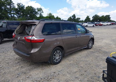 2020 Toyota Sienna Xle Premium, daño Frontal, Iaai lote 45339811, foto 4 de 20