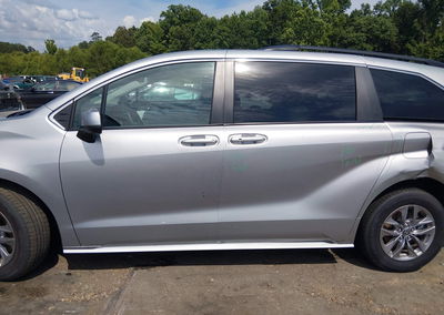 2025 Toyota Sienna Le, пошкодження: Лівий бік, Iaai лот 45284894, фото 15 з 17