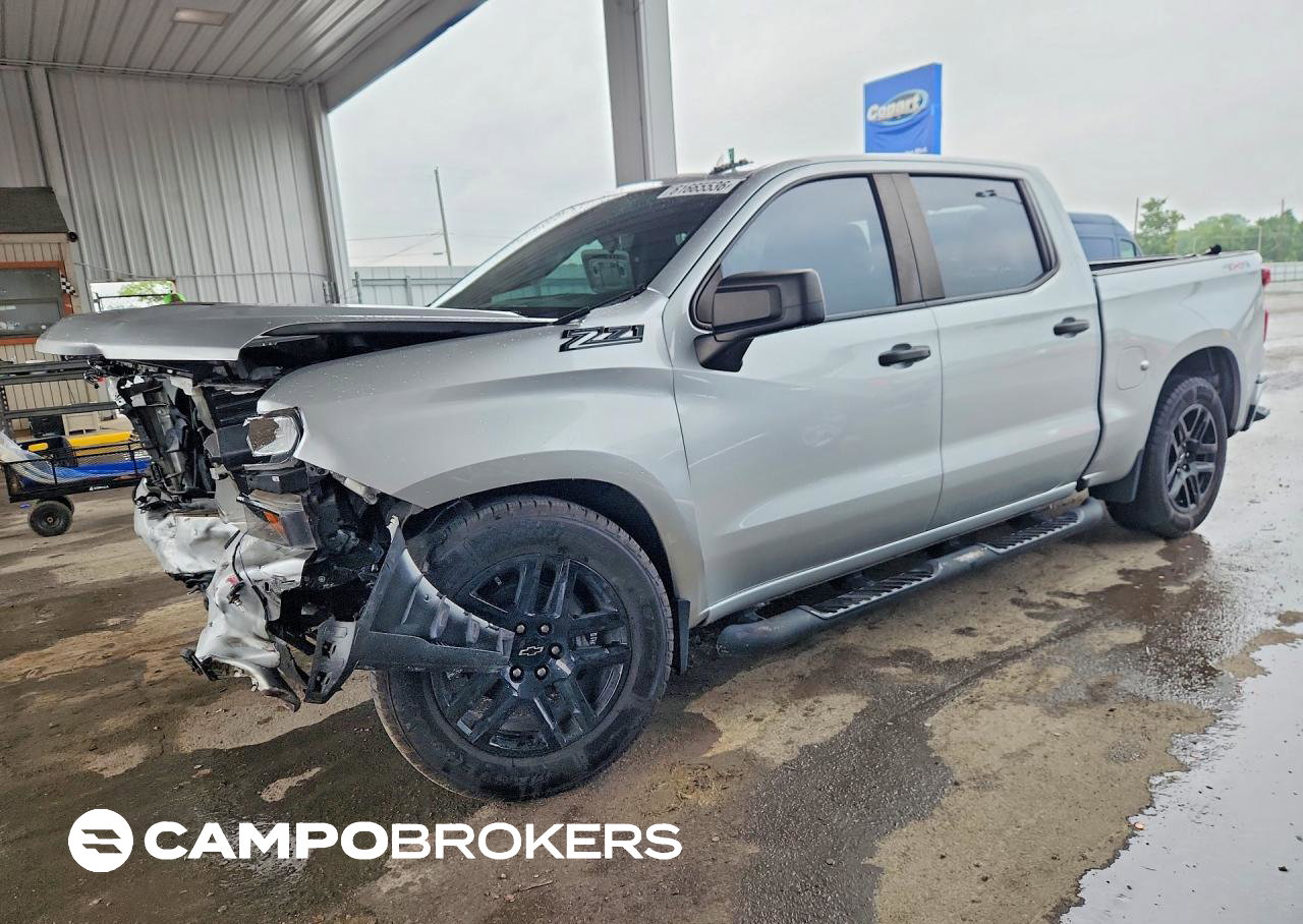 2021 Chevrolet Silverado K1500 Custom, daño Frontal, Copart lote 61665536