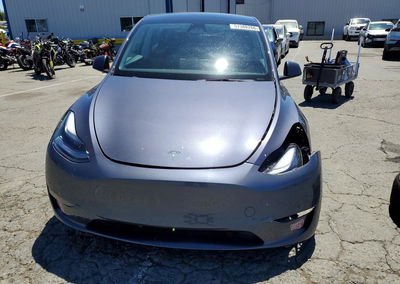 2023 Tesla Model Y, daño Frontal, Copart lote 57388266, foto 5 de 13