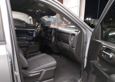 2024 Chevrolet Silverado 1500 2wd  Short Bed Custom, daño Frontal, Iaai lote 45089099, foto 5 de 16