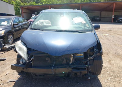 2019 Toyota Sienna Xle 8 Passenger, daño Frontal, Iaai lote 44853513, foto 6 de 15