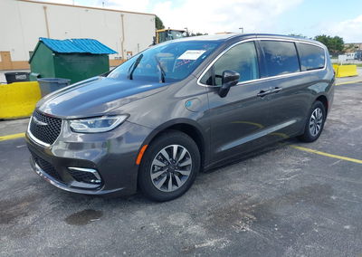 2023 Chrysler Pacifica Hybrid Touring L, пошкодження: Днище, Iaai лот 40645581, фото 2 з 21