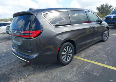 2023 Chrysler Pacifica Hybrid Touring L, пошкодження: Днище, Iaai лот 40645581, фото 4 з 21