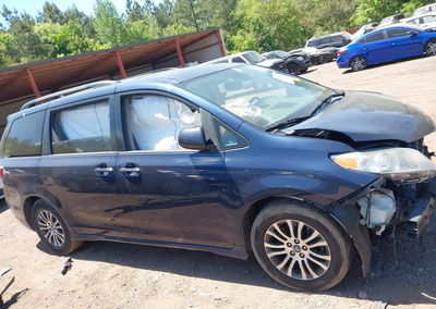 2019 Toyota Sienna Xle 8 Passenger, daño Frontal, Iaai lote 44853513, foto 12 de 15