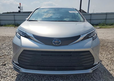 2023 Toyota Sienna Xle, Rear End damage, Copart lot 67037055, photo 5 of 14